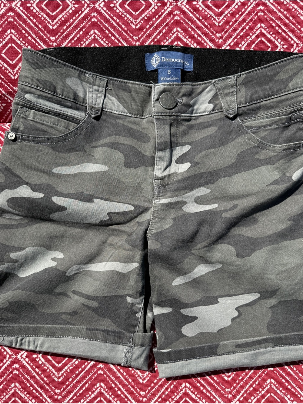 Democracy Women's Gray /Green Camo  “Ab”Solution Shorts size 6